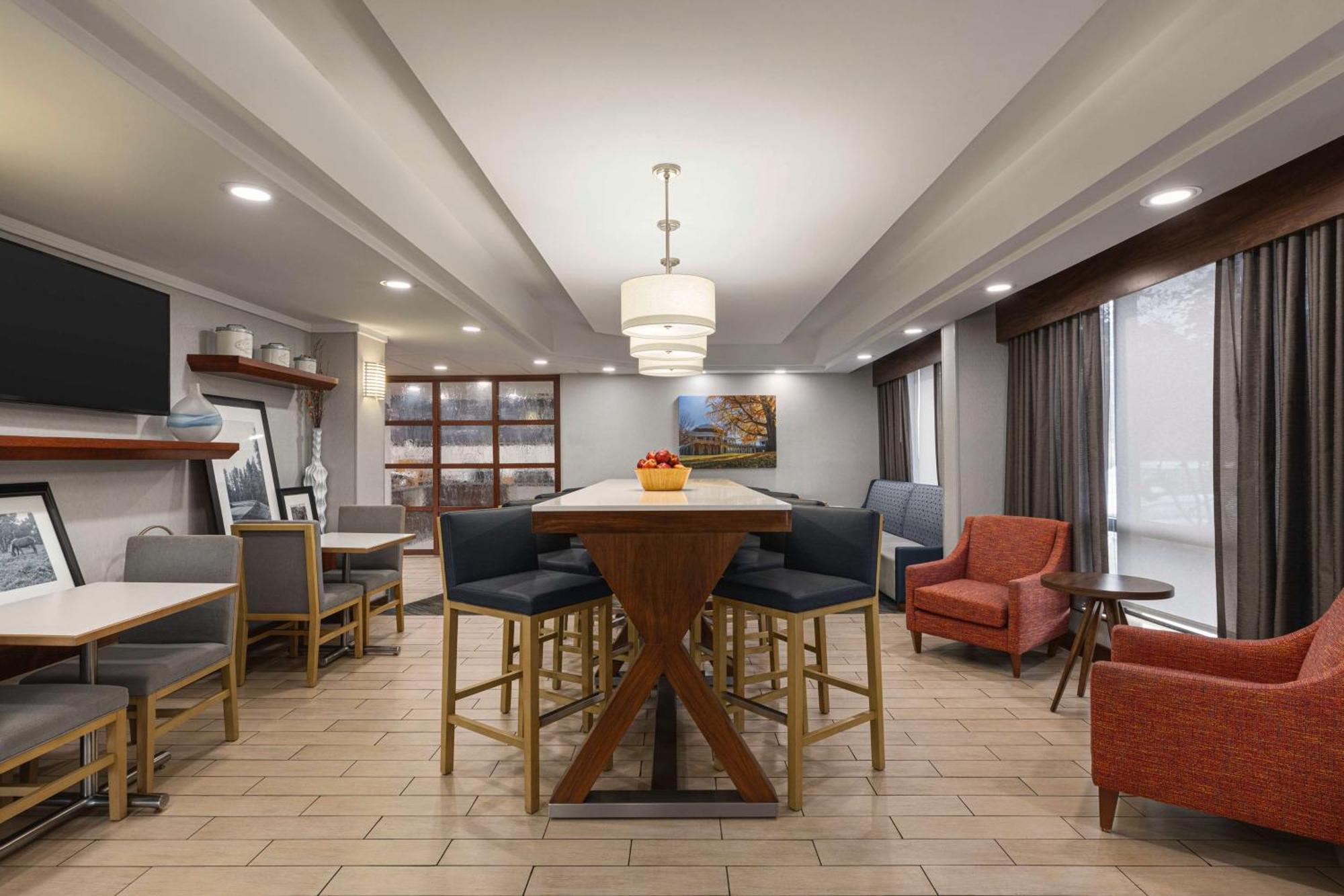 Hampton Inn Шарлотсвілл Екстер'єр фото